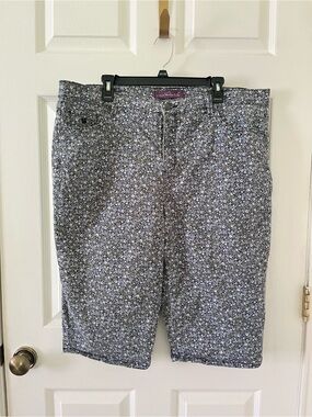 Gloria Vanderbilt Amanda Skinner Style Floral Bermuda Shorts